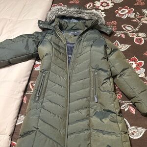 Eddie Bauer Olive Green Down Parka Coat w/ Faux Fur Hood – Women’s Medium